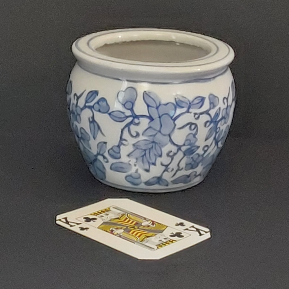 VINTAGE Chinese Ceramic Vase - Picture 1 of 8